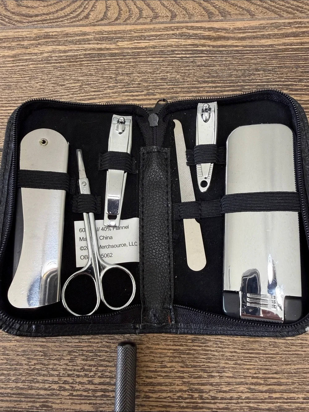 Portable Black & Silver Men's Grooming Kit - Travel Nail & Shave Set